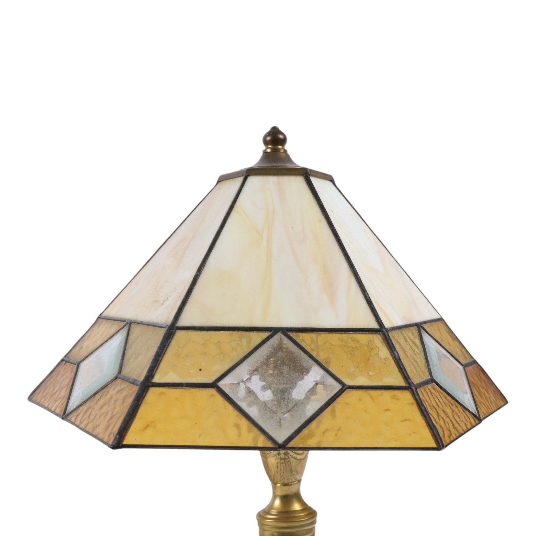 Tiffanny style table lamp, the shade of geometric design in orange and opaline, H50cm