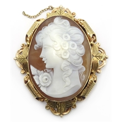  9ct gold cameo brooch with scroll and leaf design, Birmingham 1979  