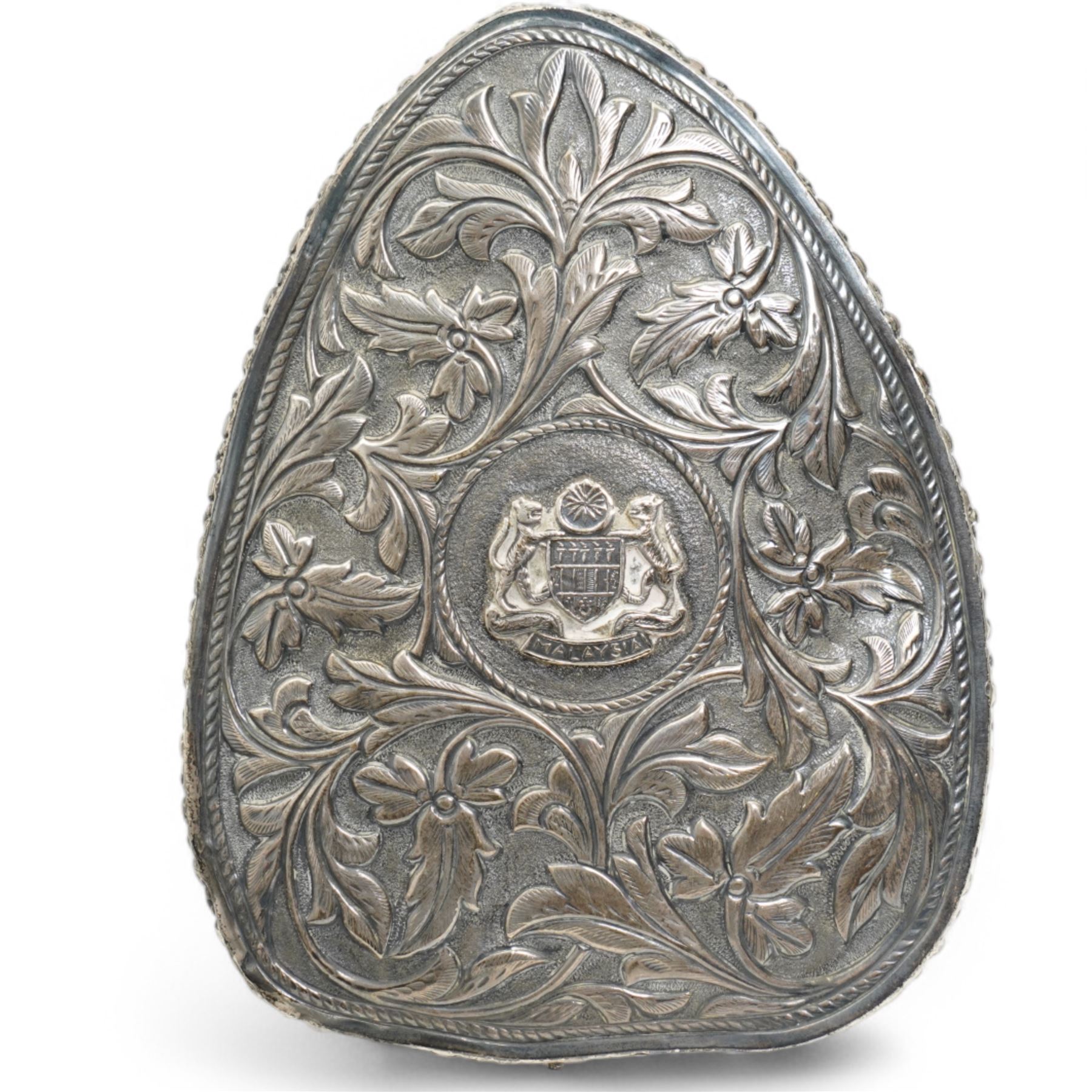 Horn flower holder with white metal mounts and Malaysian coat of arms L36cm