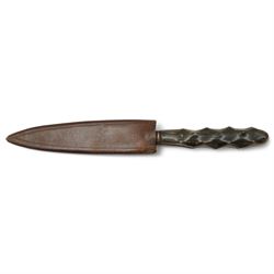 Victorian hunting knife, the blade engraved with a pig sticking scene, horn grip and leather sheath L23cm overall