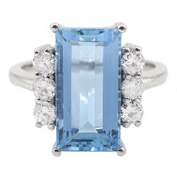 18ct white gold baguette cut aquamarine and six stone round brilliant cut diamond ring, aquamarine approx 4.40 carat