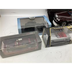 Minichamps 1:18th scale die-cast model of H.M. The Queen Bentley State Limousine in maroon with clear/black roof and grey interior, in display box with inner packaging and slip case, TSM Model 1962 Rolls-Royce Phantom V Sedanca de Ville and four other die-cast models by Oxford etc in display boxes (6)