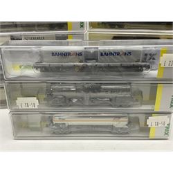 Trix Minitrix 'N' gauge - four goods wagons - Nos. two 13575, two 15518, 15254-10, 15254-19, 15645-10, 15645-12, two 15271-14, two 15271-15, 15271-16 and 15271-18; all boxed; and two unboxed in associated box (16)