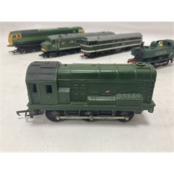 Various Makers ‘00’ gauge - eight locomotives to include G&R Wrenn Class N2 0-6-2T no.2385 in LMS black and Standard Tank Class 2-6-4 no.2679 in LMS crimson; Class 5 4-6-0 no.5112 in black livery; Mainline Railways Class 45 D49 ‘The Manchester Regiment’ in BR green; Airfix Class 31 D5531 in BR green; three further models (8)