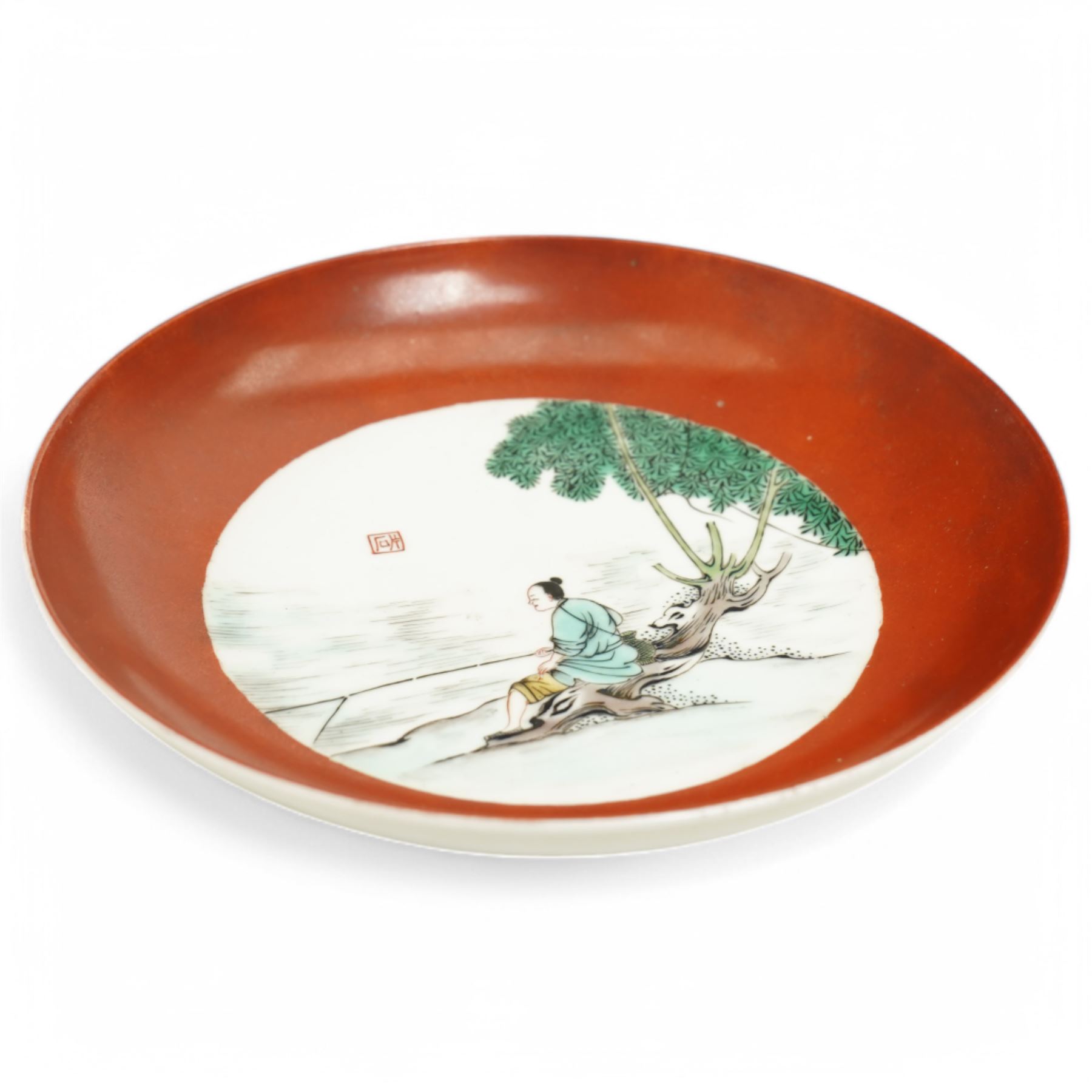18th century Chinese famille verte shallow bowl decorated with a figure seated beneath a tree, Chenghua mark D14cm