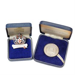Lord Mayor of London silver medallion 1976-77, cased, Masonic silver and enamel jewel 'City of London Lodge', 1914-18 War Medal, 1914-15 Star and a few coins