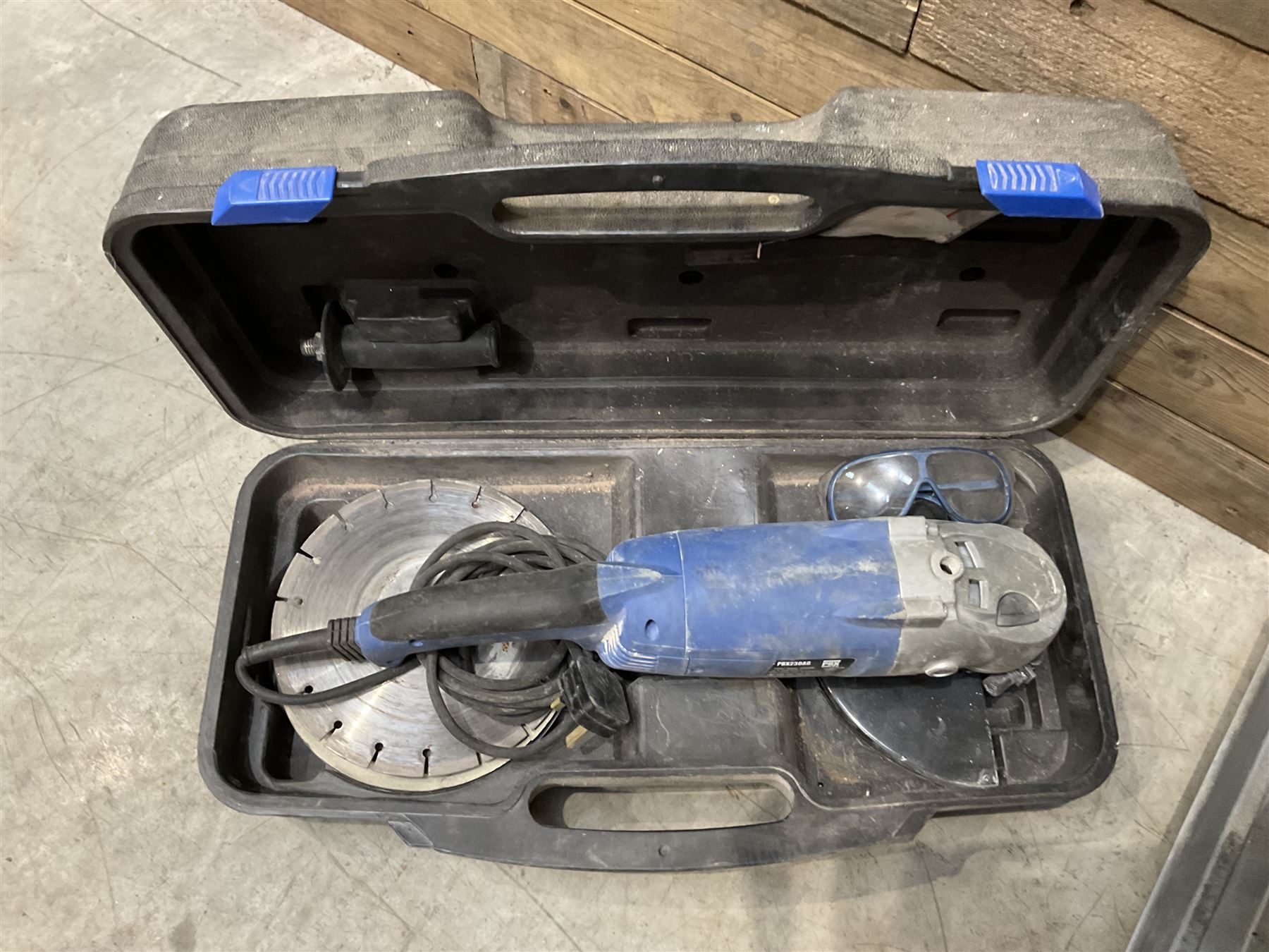 Erbauer 7.5'' circular saw with laser guide, JCB and PBX angle grinders (3)