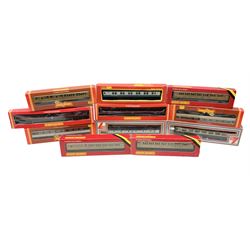 Hornby/Lima '00' gauge - eleven passenge
