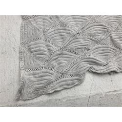 Victorian white knitted clamshell quilt, W118cm, H167cm