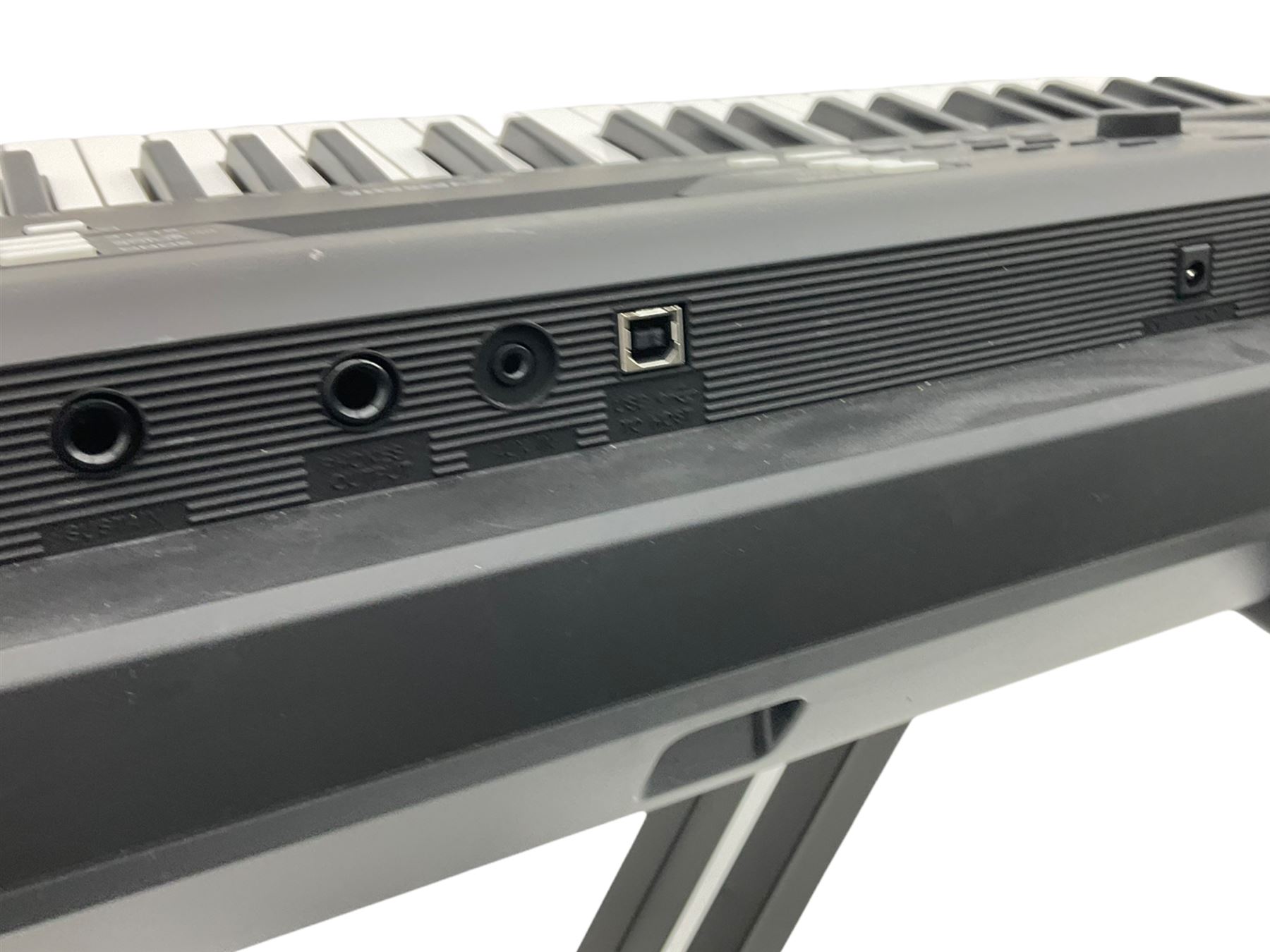 Yamaha PSR E363 keyboard, with stand, foot pedal and instructions