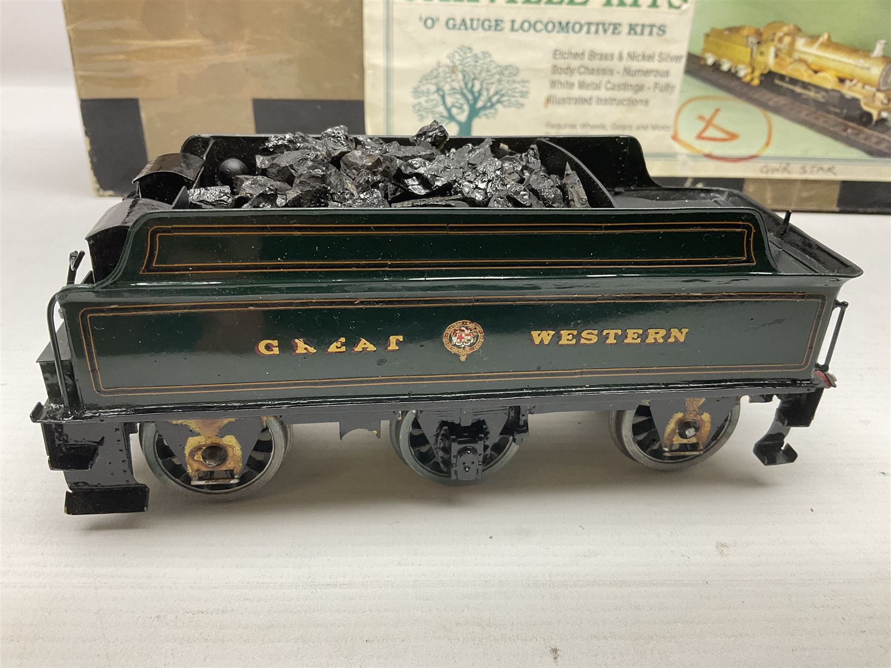Oakville Kits '0' gauge - constructed and painted Great Western Star Class 4-6-0 locomotive 'Knight of the Golden Fleece' No.4016 and tender; in original kit box with paperwork