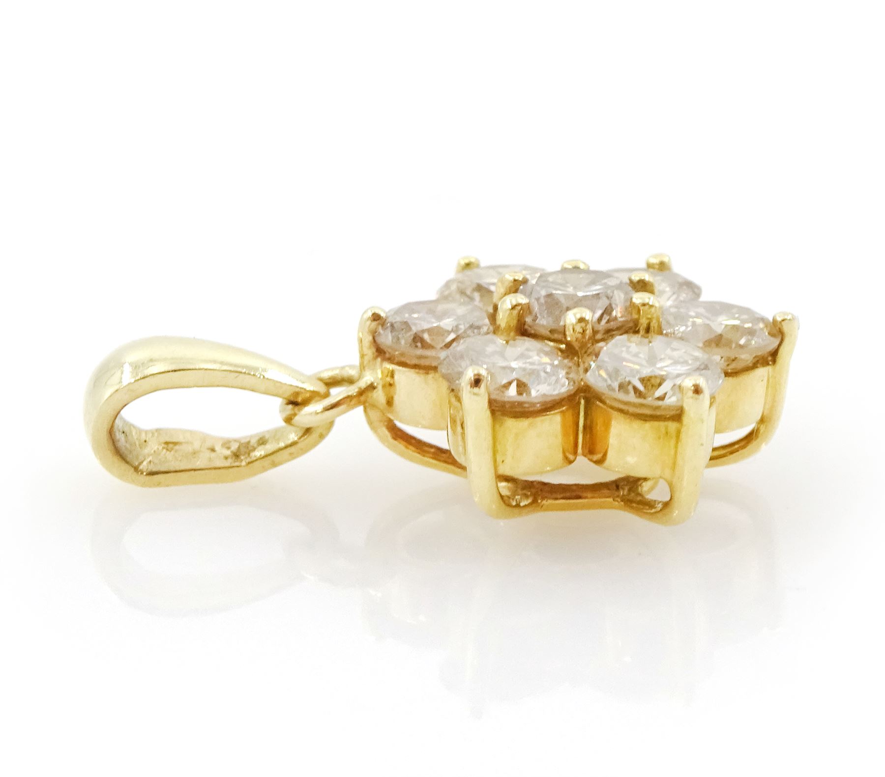 18ct gold round brilliant cut diamond flower head cluster pendant, Sheffield 2000, total diamond weight approx 2.25 carat