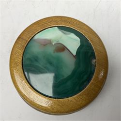 Polished wooden box, with a green agate slice to the lid, H5cm, D12cm