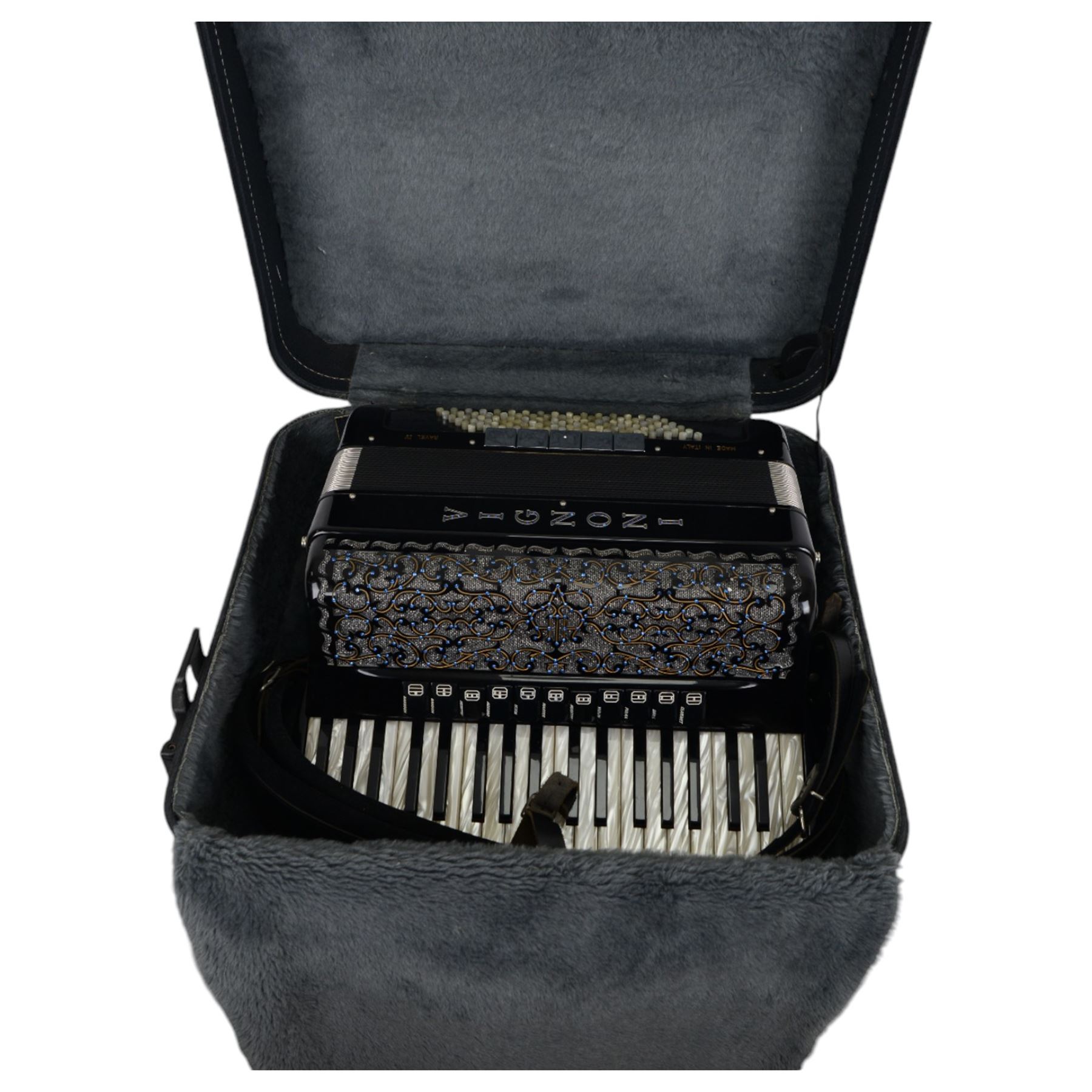 VIGNONI – Ravel IV -  Italian piano accordion with a three octave keyboard F-F compass and  96 bass buttons, four sets of treble reeds, five sets of bass reeds,  With a hard and padded travel case (on wheels).
