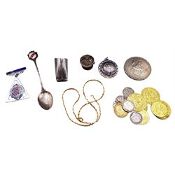 Victorian and later gold jewellery including amethyst brooch, pearl stud earrings, cameo ring, stone set cluster ring, diamond stick pin, cameo brooch, cross pendant etc. and a collection of silver, silver jewellery, costume jewellery and coins in leather jewellery box 