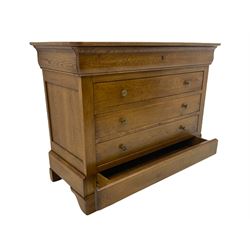 Barre Dugue - French oak five drawer chest with three drawers and frieze drawer at top and one at bottom 
