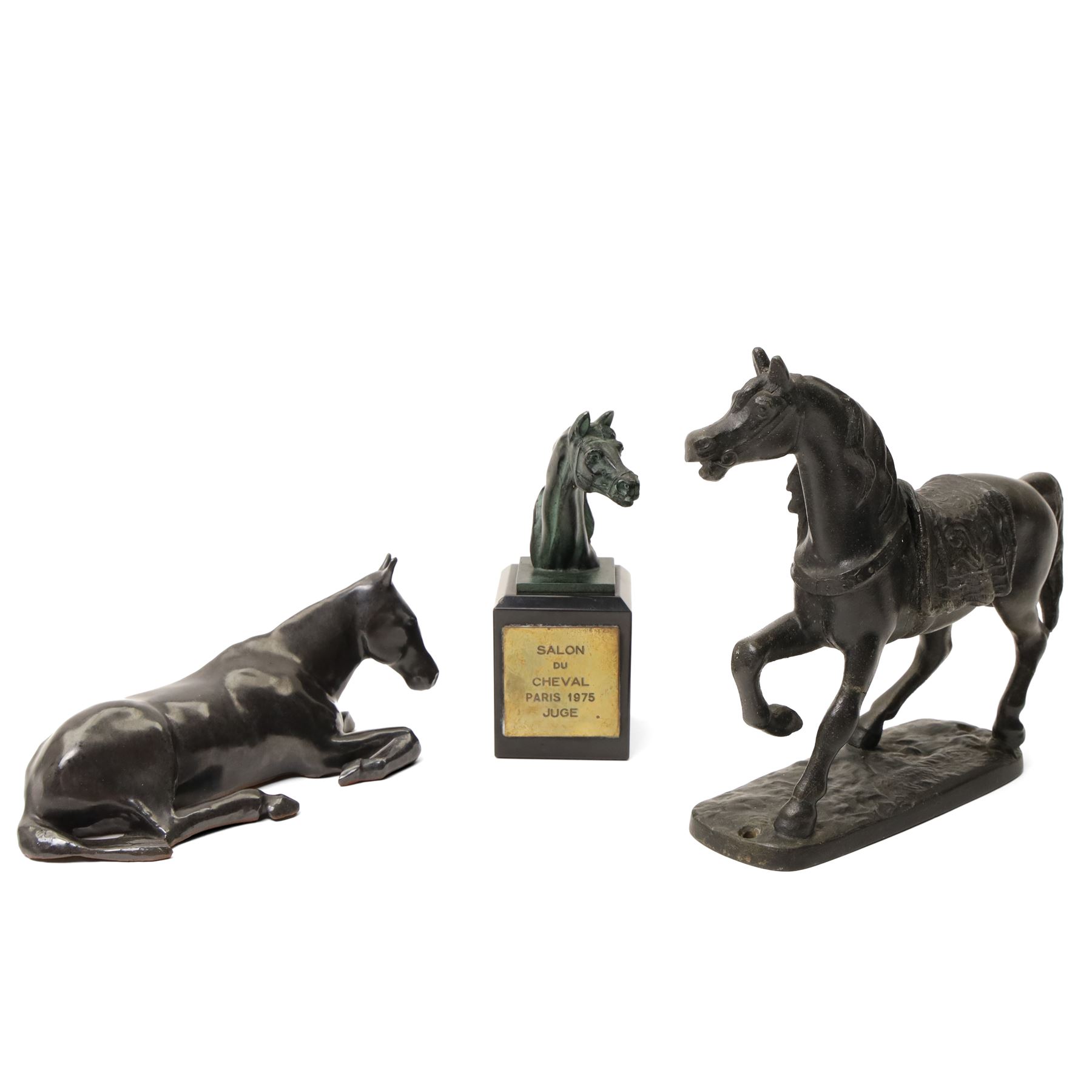 Two commemorative bronze medallions, each depicting horses, the first with 'Salon du Cheval Paris 1975 - Juge' plaque, the other from the Asociación Española de Criadores de Caballos Árabes, together with further decorative composite animals, including a cat after  Emmanuel Frémiet, and others (7)