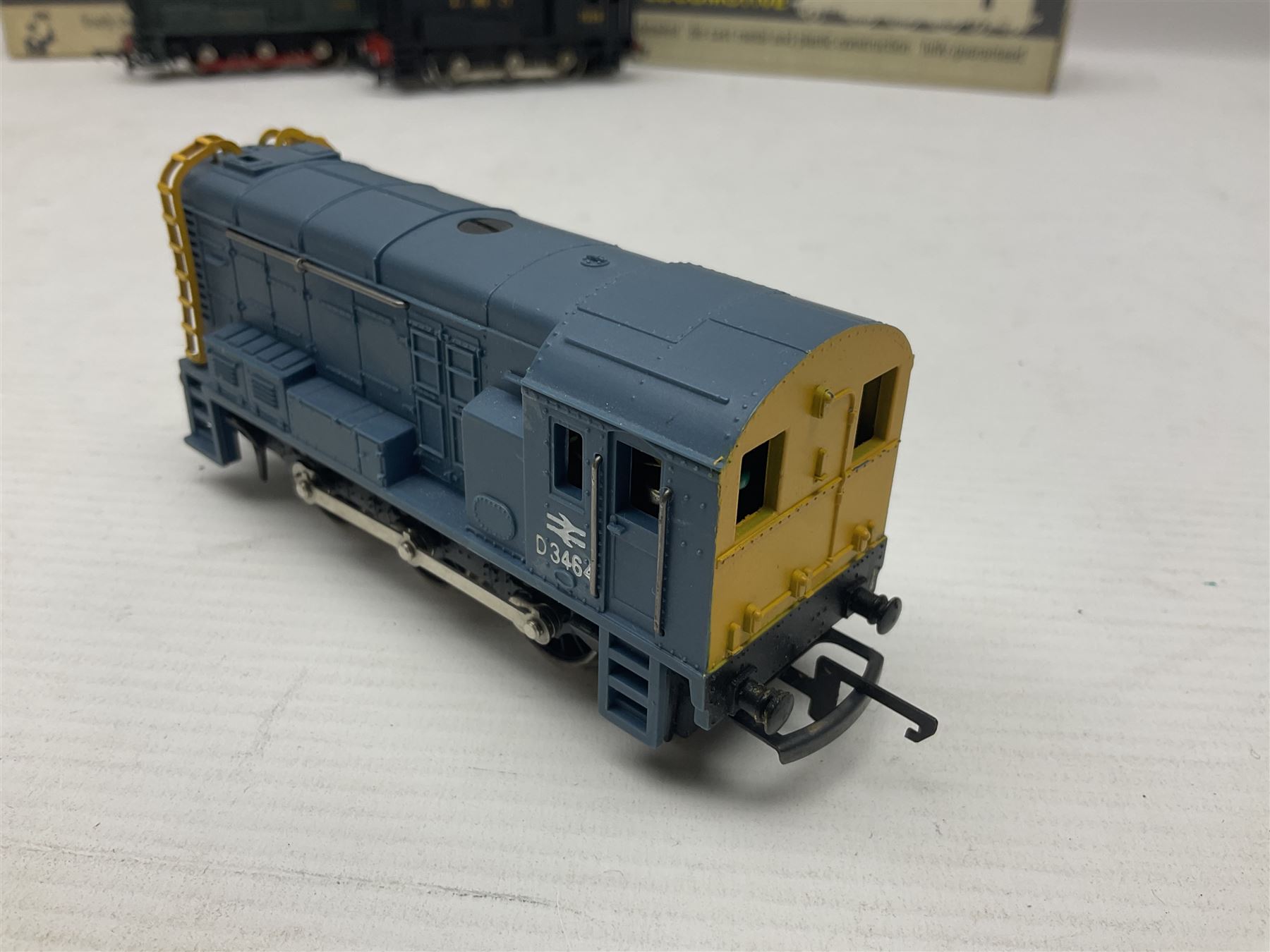 Wrenn '00' gauge - three Class 08 0-6-0 Diesel Shunting locomotives - No.7124 in LMS Black; No.D3464 in BR Blue; and No.D3783 in BR Green; all boxed with instructions (3)