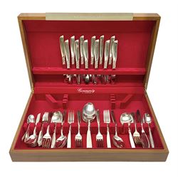 Cased canteen of Oneida Community silver plate cutlery