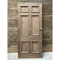 Five 19th century heavy pitch pine six panel doors

226cm x 99cm
228cm x 99cm
228cm x 100cm
228cm x 100cm
228cm x 99cm