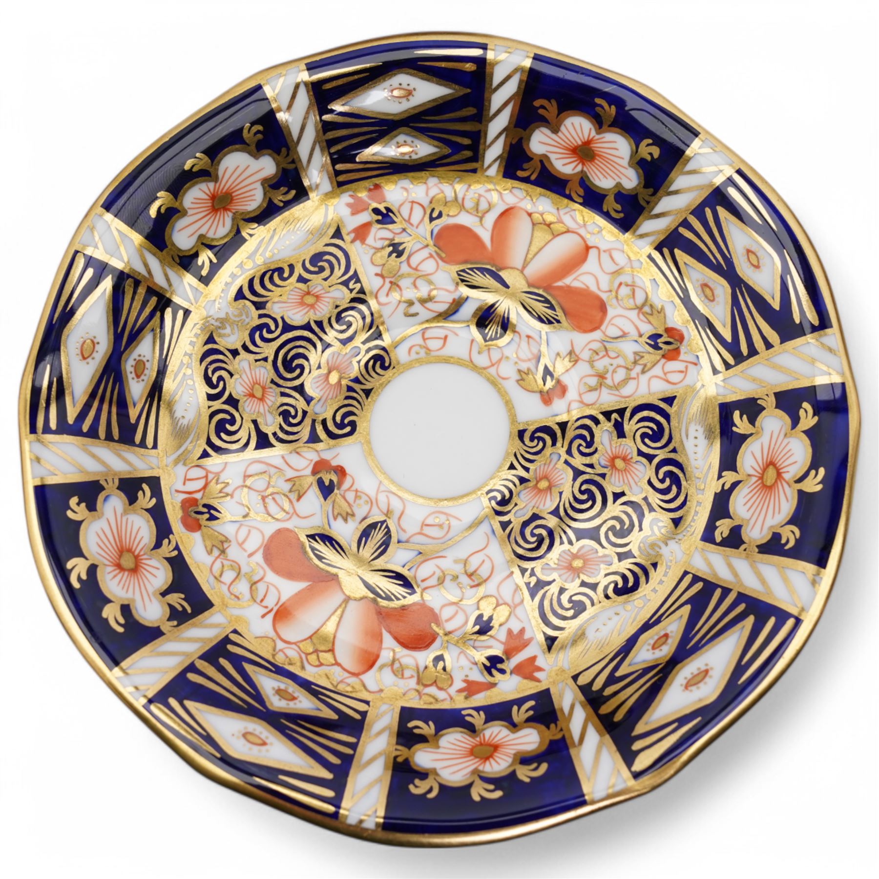 Set of nine Royal Crown Derby Imari 2451 pattern teacups and saucers 