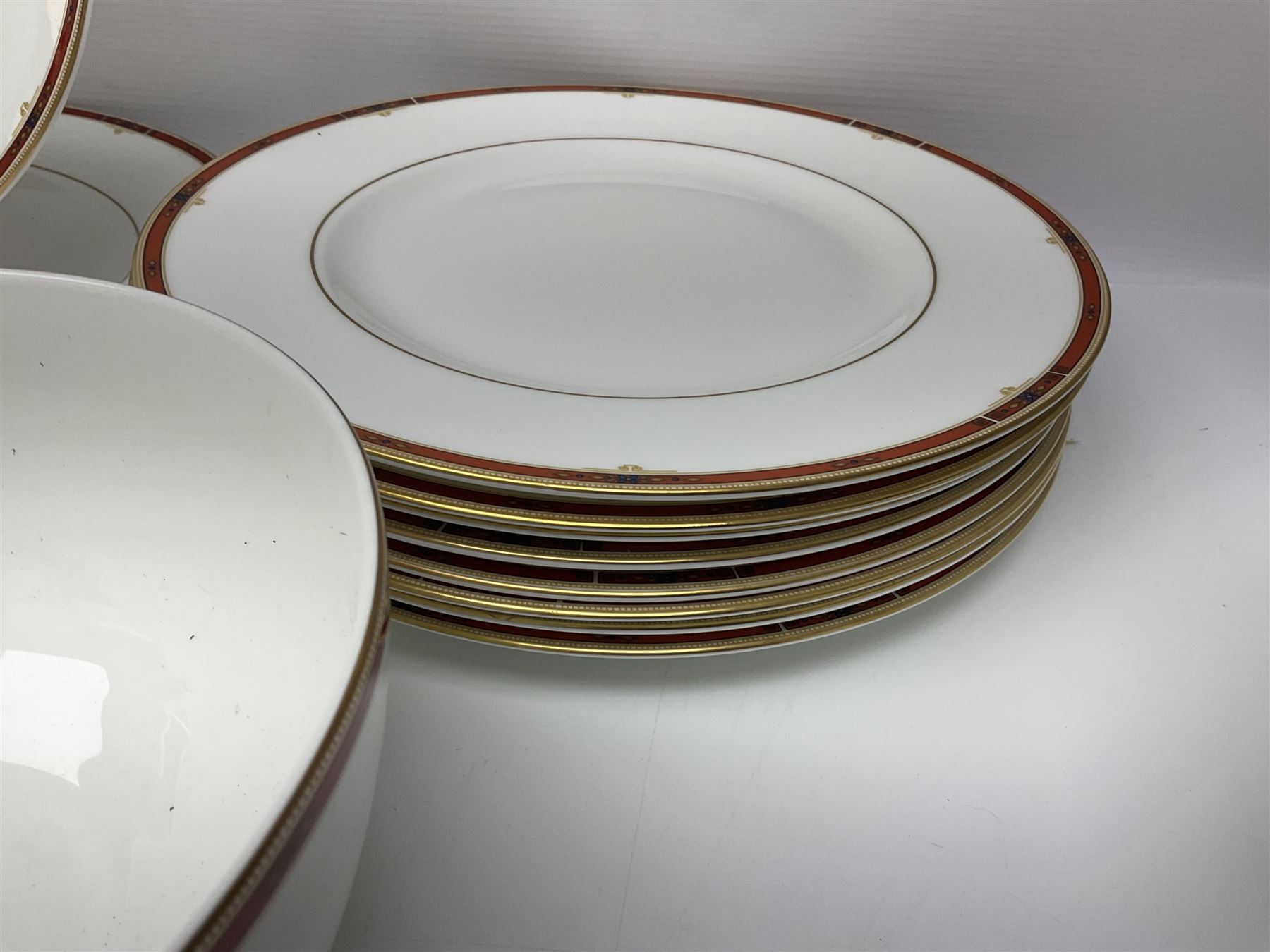 Wedgwood Colorado pattern dinner and coffee service for eight, to include coffee pot, milk jug, covered sucrier, coffee cans and saucers, dinner plates, side plates, twin handled bowls, four covered vegetable tureens etc (92)