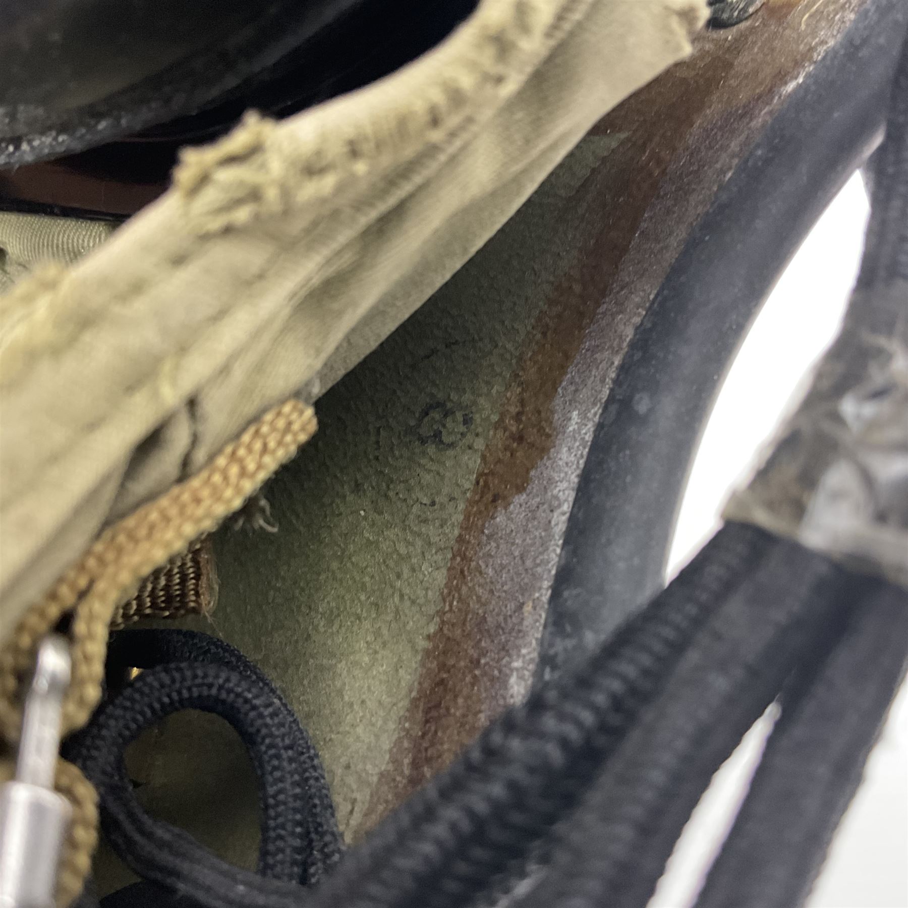 Silver grey SPH-4B Flight Helmet as used by helicopter pilots in the USAF and US Army in the 1990s; made of epoxy resin reinforced fibreglass; fitted with clear and tinted visors and complete with an M-87A/AIC boom mike; original condition and bench tested.