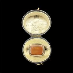 Victorian 18ct gold child's agate signet ring, boxed