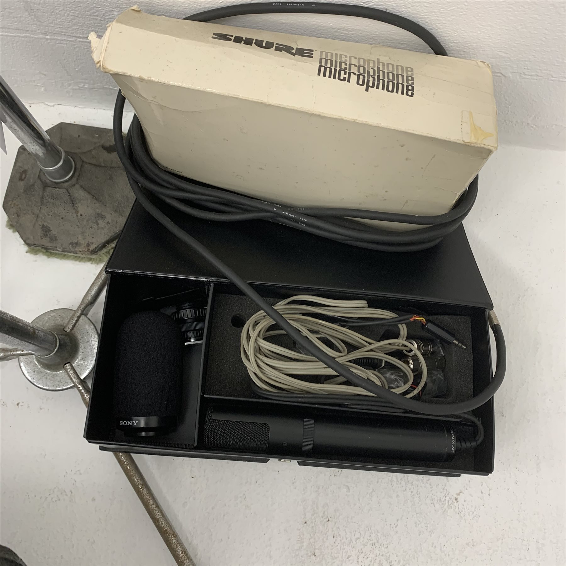 Trinicon Sony Video camera, HVC-4000P,  Sony video camera selector model HVS-2000P, Tandberg Radiofabrikk tape recorder,  Technics model RS 640 USD, Sony Video 8 Pro CCD-V100E cased, another model CCD-V200E, Vivanco Audio/ Video Processor VCR 3044, Ampex 456 tapes etc 