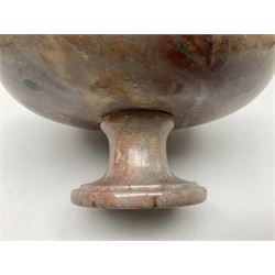 Pink veined marble bowl, of circular form, upon a spreading circular foot, D22cm, H12cm