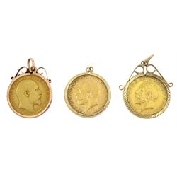 Three gold half sovereign coins dated 1906, 1914 and 1915, all loose mounted in 9ct gold pendants