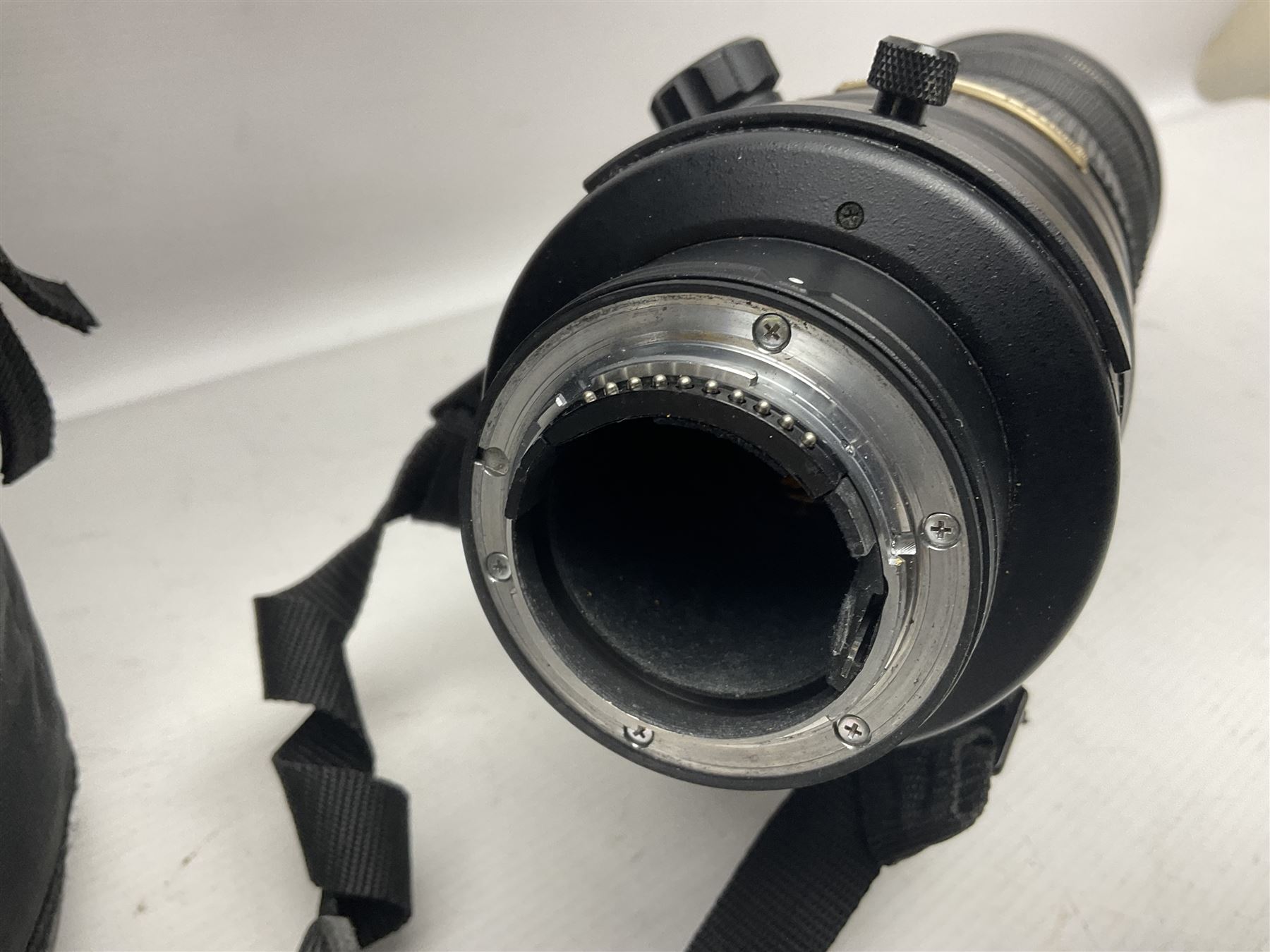 Nikon ED 'AF-S Nikkor 200-400mm 1:4G' lens, serial no 300970, with case