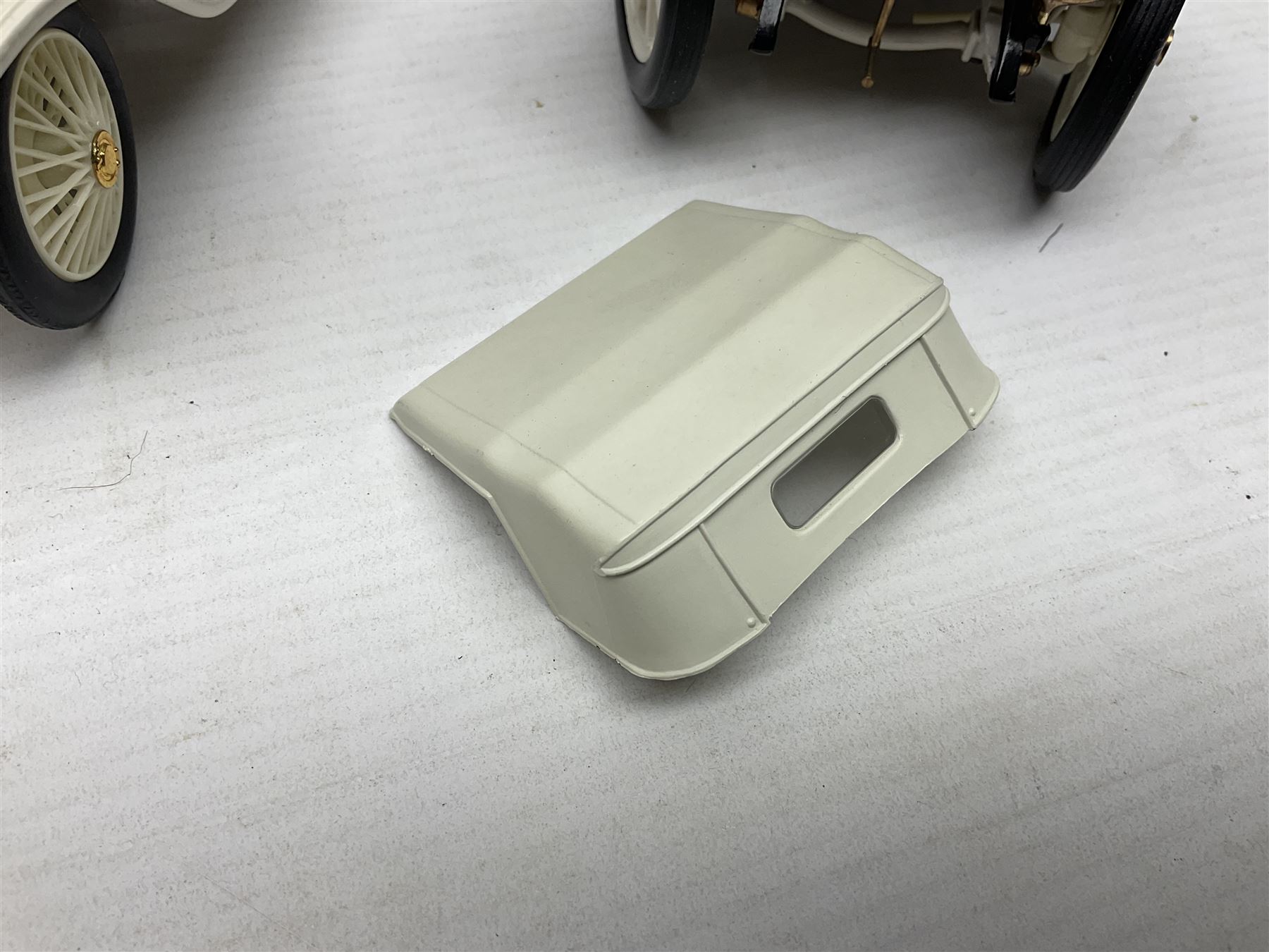 Four Franklin Mint 1:24 scale model cars, to include 1940 Duesenberg, 1912 Packard Victoria, 1935 Duesenberg and 1911 Rolls Royce, together with other diecast vehicles including Matchbox Models of Yesteryear, Lledo etc