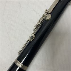 American Vito Reso-Tone 3 clarinet, serial noB75523; in fitted carrying case 