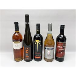 Mixed wine, including Domaine Martin 2011 Plan De Dieu, L'Oratoire de Millegrand 2006, Sauvignon Blanc, Giordano 2014 Pinot Grigio, various content and proof (27)