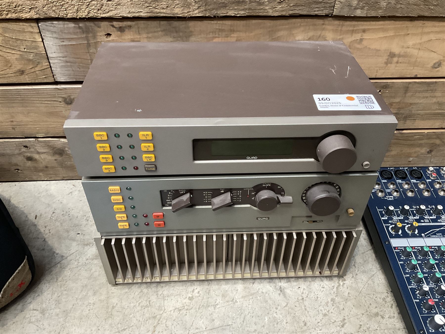 Quad FM4 tuner, a Quad 405 power amplifier, a Quad 34 preamplifier, a Yamaha MG82CX and various cables