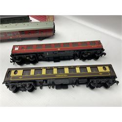 Hornby Dublo - ten passenger coaches including two Southern and four maroon BR Mk.I Passenger Coaches and four Pullman Cars (two x Aries, Car No.74 and Car No.79); together with two French SNCF HO Paris-Lille coaches; all but one unboxed (12)