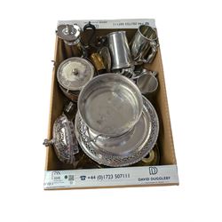 Collection of metal ware, including pewter tankards and plate, brass candlesticks, barrel, etc 