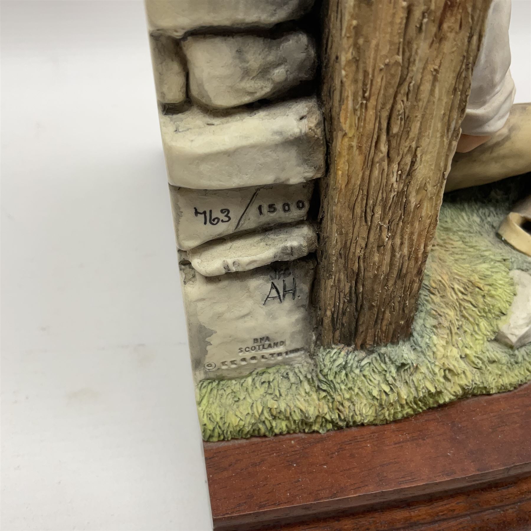 Pair of Border Fine Arts bookends '10 O'Clock Break' model No. L158 by Adrian Hughes, limited edition No. 763/1500, L37cm overall