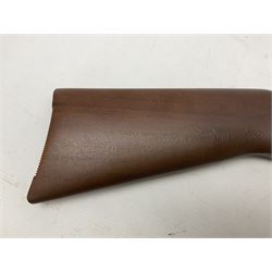 BSA Meteor .22 cal. air rifle with break-barrel action, serial no.TH80547, L106.5cm overall; in original box with accessories. NB: AGE RESTRICTIONS APPLY TO THE PURCHASE OF AIR WEAPONS.