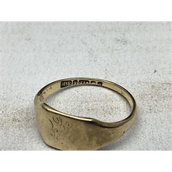 9ct gold ring, weight approx 1.72 grams, silver ring modelled with two cats stamped 925, gold pendant necklace, other jewellery, watches etc housed in jewellery box together with another box