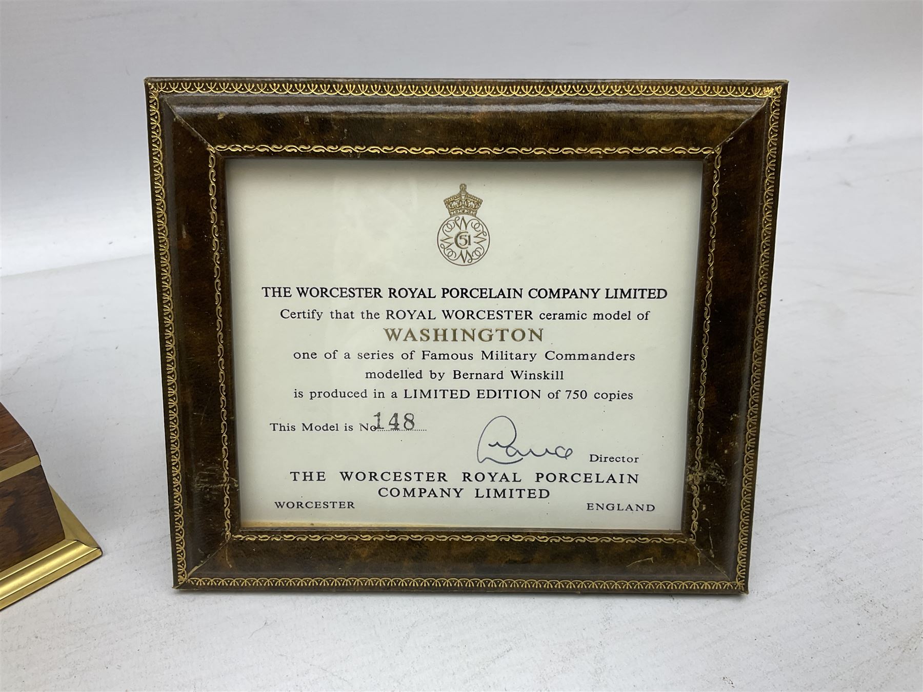 Royal Worcester 'Washington' model by Bernard Winskill, limited edition 148/750, on wooden plinth with title plaque, framed certificate and box