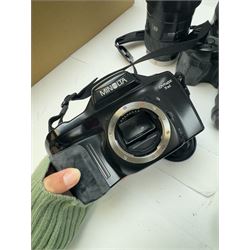 Six Minolta Dynax SLR camera bodies, comprising 800si serial no. 62703606, three 7xi examples, including one boxed example, serial nos. 20106944, 16123311 & 22107553, and two 9xi examples, serial no. 18209901 & 18202113, with three Minolta lenses, including Zoom xi 28-105mm 1:3.5(22)-4.5 lens, AF Zoom 28-85mm 1:3.5 (22)-4.5 lens and an AF Zoom 75-300mm 1:4.5(32)-5.6 lens, Hama carry case and other accessories