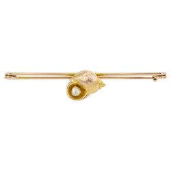 9ct gold shell brooch, set with a single pearl, hallmarked