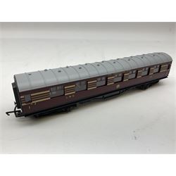 Hornby '00' gauge - Pack of three coaches comprising LMS First Open Class Coach numbers 1071 & 1070 and LMS Brake 3rd Class Coach no. 5812 and another comprising LMS Brake 3rd Class Coach no. 5812 and LMS First Open Class Coach numbers 1071 and 1070 (2)