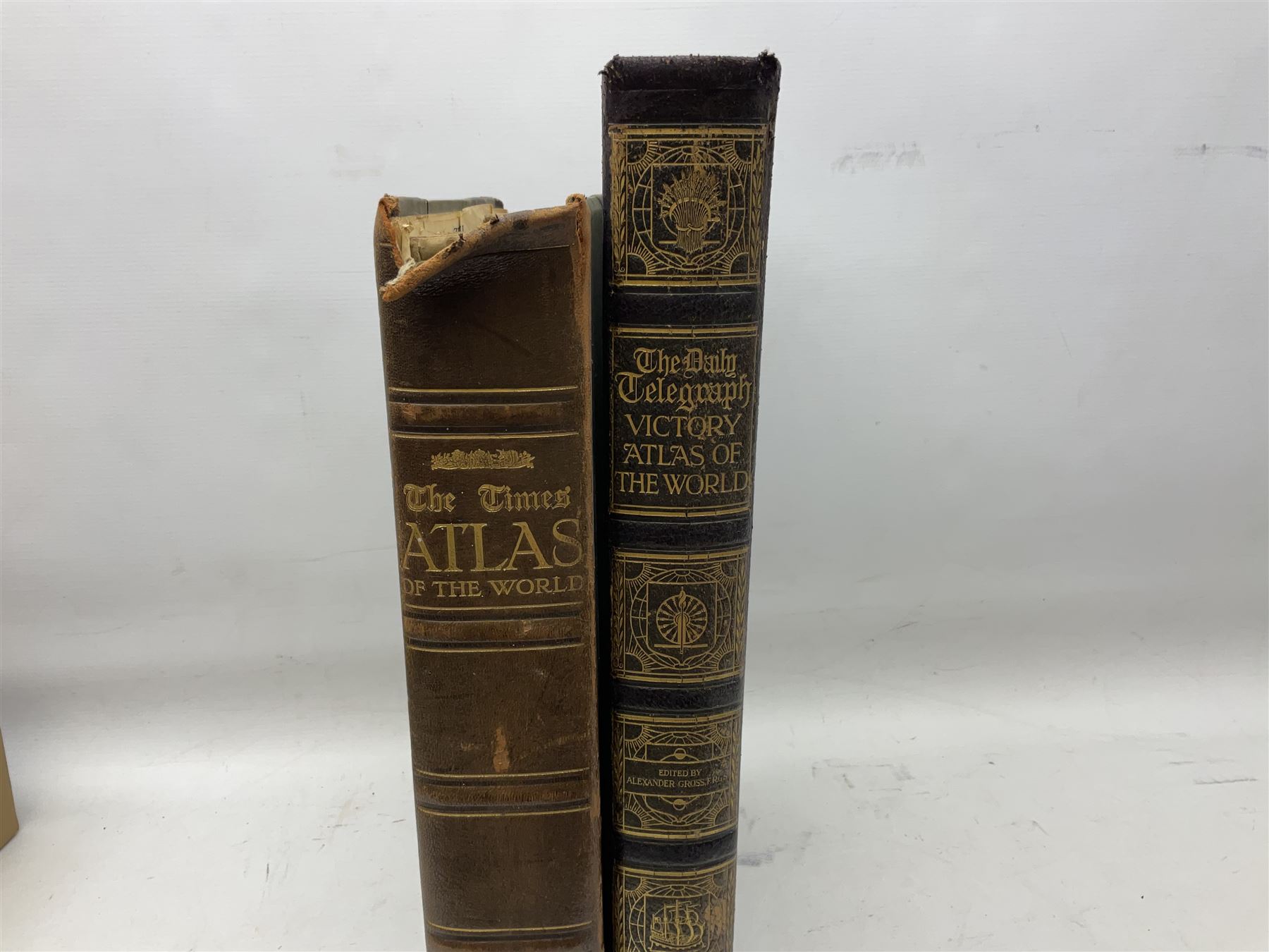 Victory Atlas of the World by The Daily Telegraph | Maps | 40725