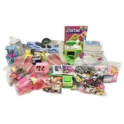 Barbie - collection of 1980s accessories including furniture and outside effects, Fluff the kitten, baby's high chair, playset and nursery items, groceries, crockery, pots and pans, homewares, television, 1985 Annual, transistor radio etc; all unboxed
