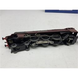 Hornby Dublo - 3-rail - EDL2 Duchess Class 4-6-2 locomotive 'Duchess of Atholl' No.6231 in LMS maroon; Class A4 4-6-2 locomotive 'Silver King' No.60016 in BR green with associated tender; and re-named Class A4 4-6-2 locomotive 'Lord Faringdon' No.60034 in matt green and BR gloss green tender; each in modern collector's plain blue box (3)