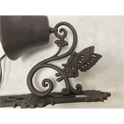 Cast iron exterior hanging garden bell with decorative butterfly bracket, H33cm
THIS LOT IS TO BE COLLECTED BY APPOINTMENT FROM DUGGLEBY STORAGE, GREAT HILL, EASTFIELD, SCARBOROUGH, YO11 3TX