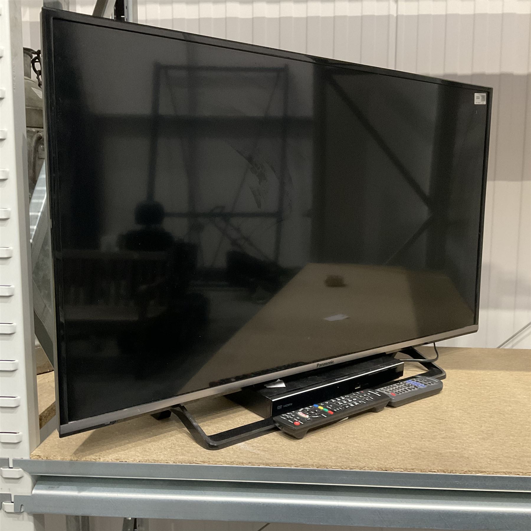 Panasonic TX-40DS500B television and DVD player - THIS LOT IS TO BE COLLECTED BY APPOINTMENT FROM DUGGLEBY STORAGE, GREAT HILL, EASTFIELD, SCARBOROUGH, YO11 3TX